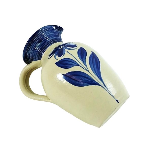 Pitcher Williamsburg Salt Glazed Pottery Blue Floral Blue Rimmed Lip WPF 2001 - Picture 8 of 9